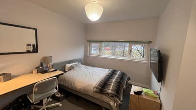 Double Room with Private Bathroom Near City Centre Main Photo