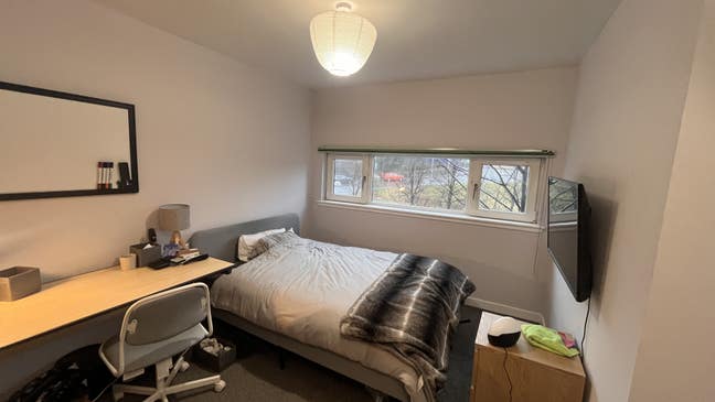 Double Room with Private Bathroom Near City Centre Main Photo