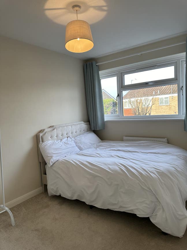 Room in 2-bed House Main Photo