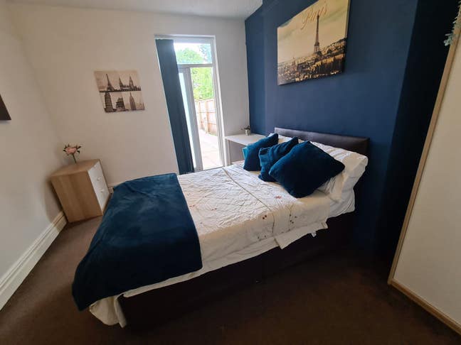 Room 2- Fully Furnished in Wolverhampton Main Photo