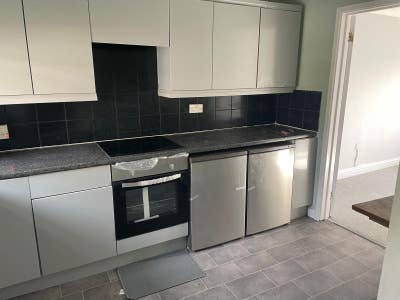 Kingston Uni 4 Bed Student house- £650-£720P/M Main Photo