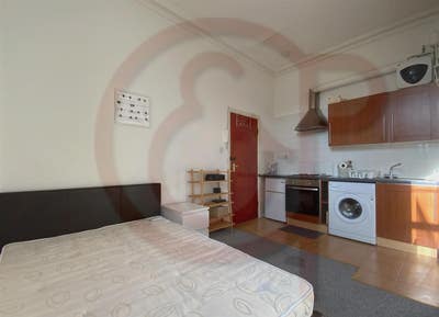 Well priced studio Shepherds Bush Main Photo