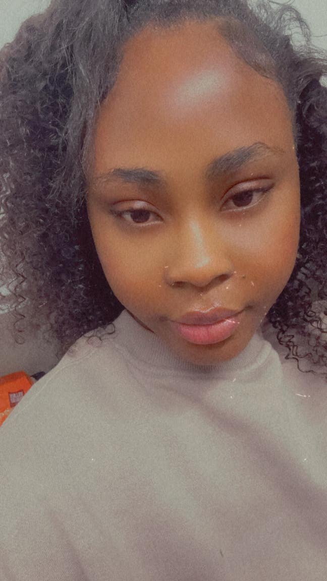  Female seeks a double room/housemate Main Photo