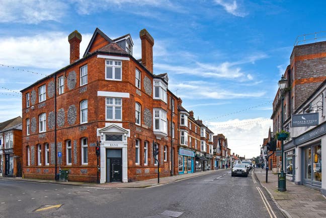 One bedroom terrace flat in Henley Main Photo