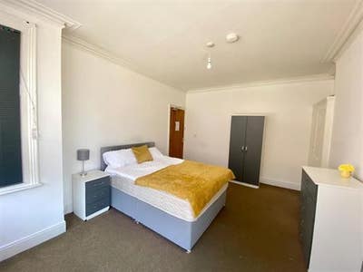 Double Rooms Close to Station Zero Deposit Main Photo