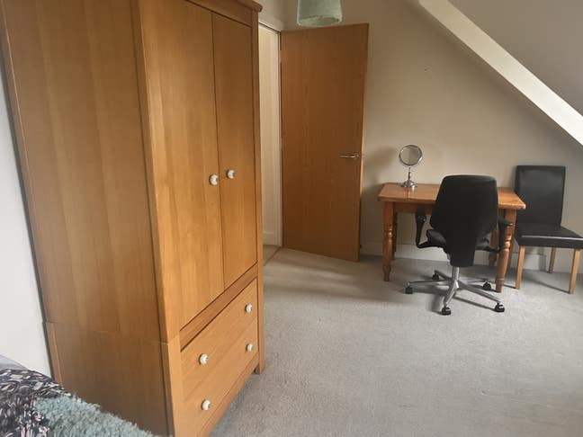 Double room in large 4 bed house Main Photo