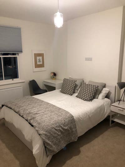 2 Modern Double Rooms in High Spec Flat Main Photo