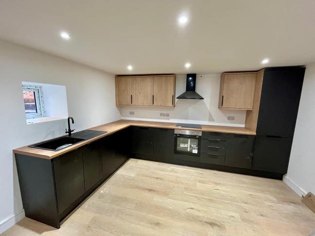 Brand New Refurb- All En Suite Rooms Main Photo