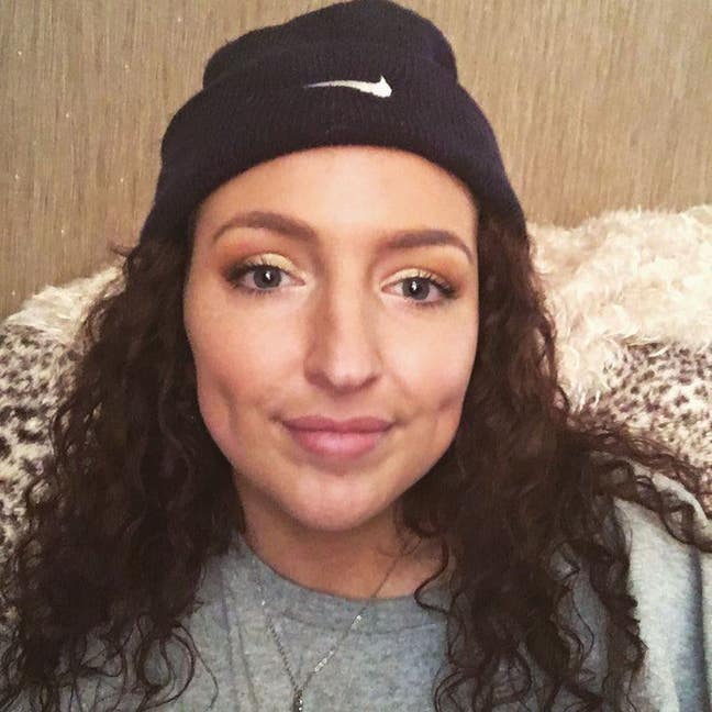 Professional Female seeks a double room Main Photo