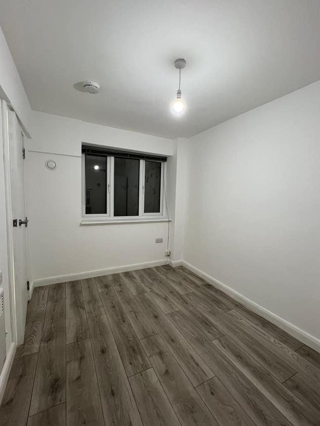 Well located 1 bed flat to let in London N16. Main Photo