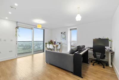 Sublet Whole 1BR Flat | Jul 20 - Dec 31 Main Photo