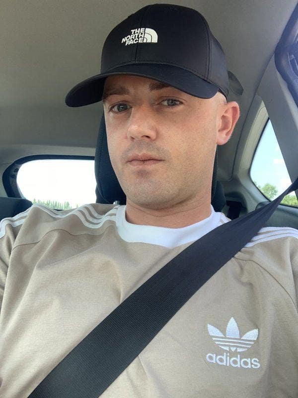 Professional Male seeks a double room Main Photo