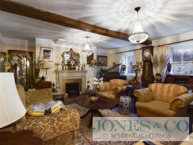 Spacious 2-Bedroom Ground Floor Flat  Main Photo