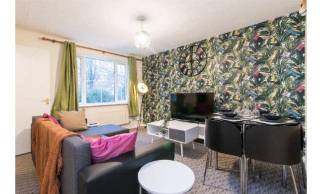 3 Bedroom in Coventry with Garden and Free Parking Main Photo