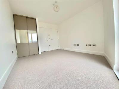 Spacious double in Wandsworth with Ensuite Main Photo