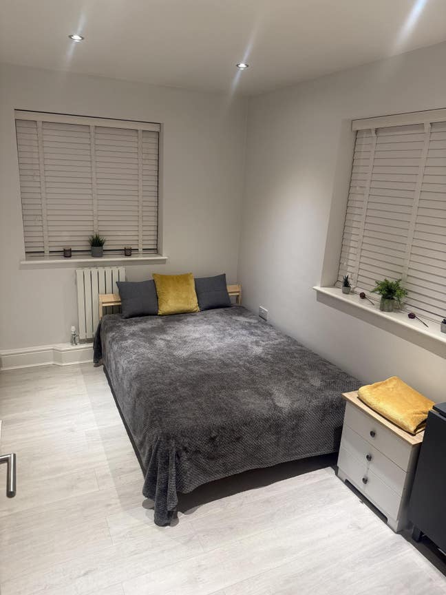 Lovely double room (Close to Town Centre) Main Photo