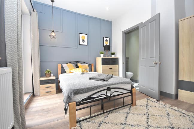  En-suite  room  in  NN1 Main Photo