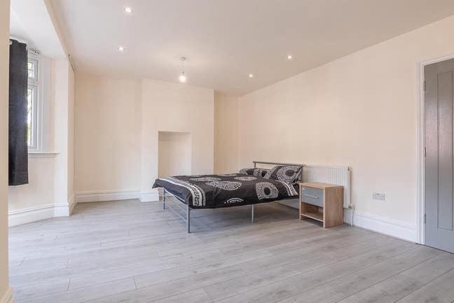 Beautiful newly furnished shared accommodation Main Photo