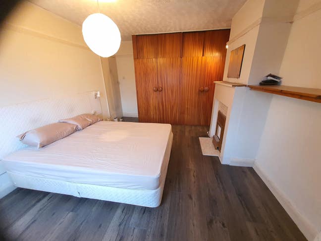 Fully Furnished Massive Room in a Detached House   Main Photo