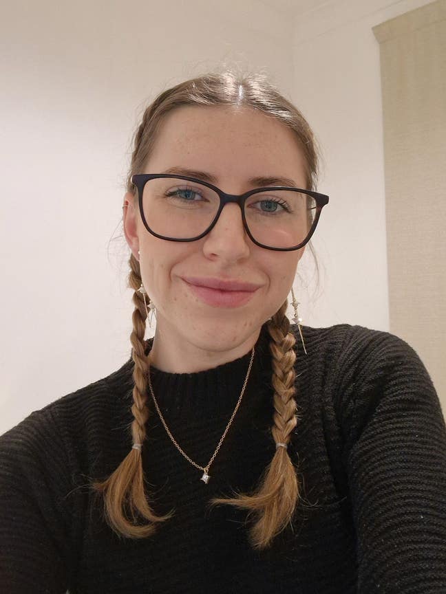 Room wanted / female professional  Main Photo