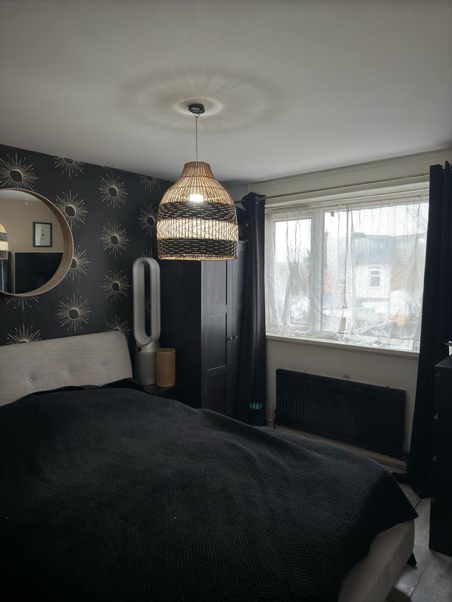 Headless Cross - Room Only  Main Photo