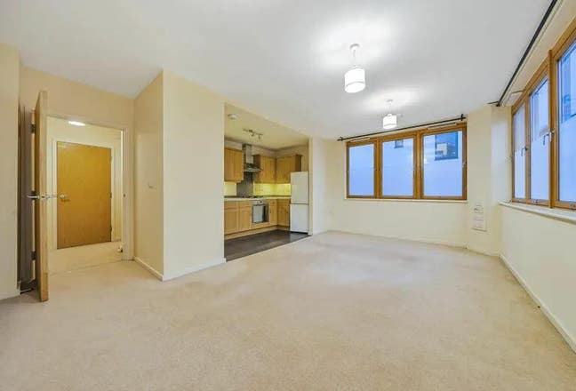 Ground-Floor Flat in BS1 — Water Rate Included! Main Photo