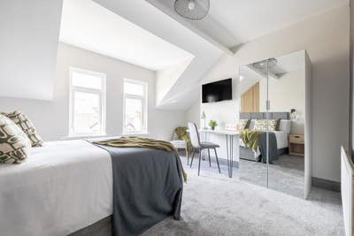 🛌 Stunning co-living room - BT13 Ballygomartin Rd Main Photo