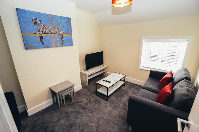 Short Term City Centre Apartment Main Photo