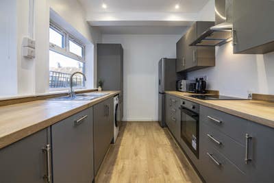 Redcliffe Road - *First Month Half Price* Main Photo