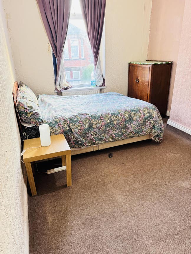 Double cozy spacious bedroom  Main Photo