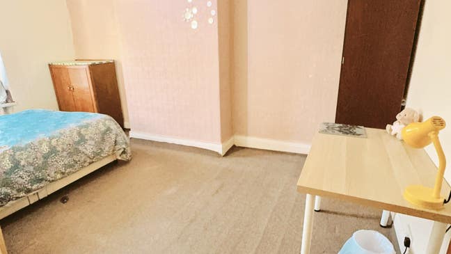 Double cozy spacious bedroom  Main Photo