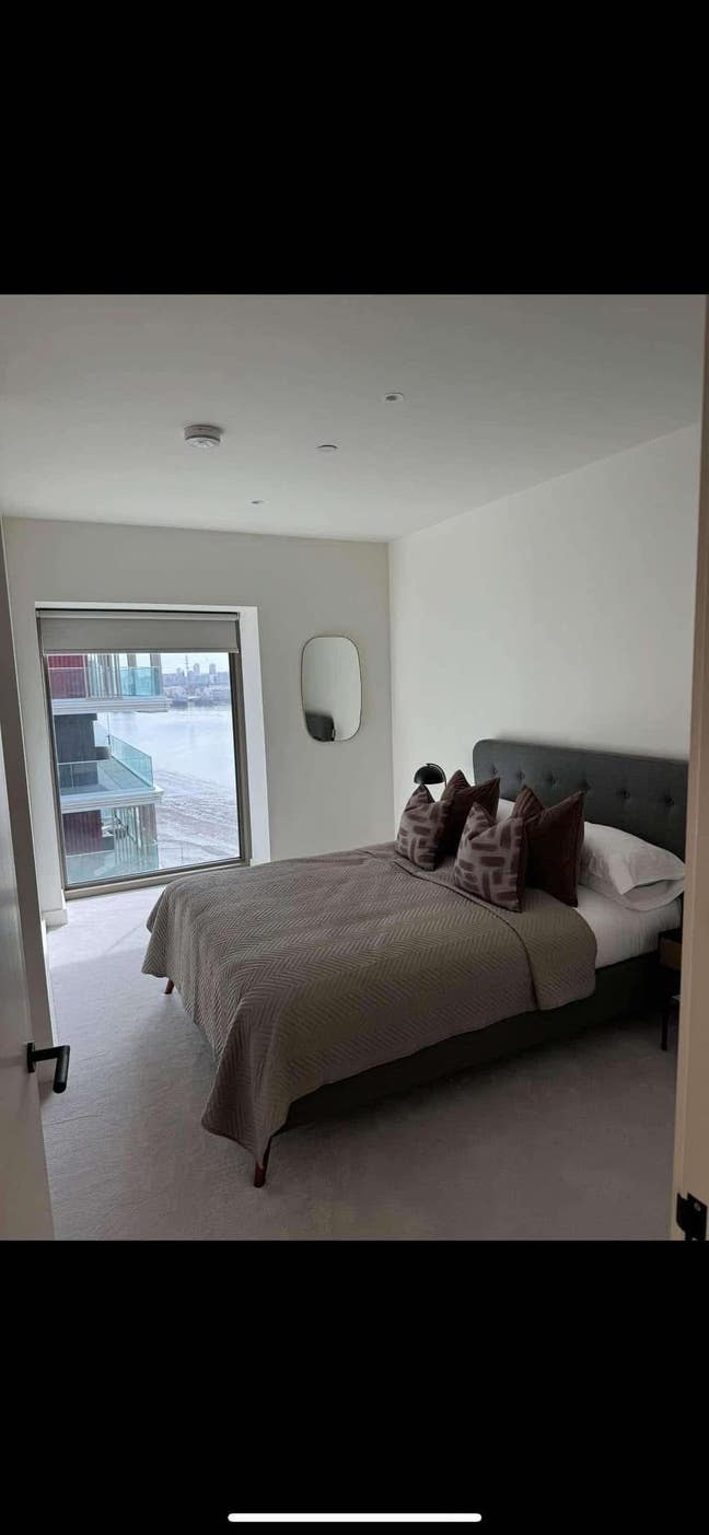 Gorgeous double room in E16 available immediately  Main Photo