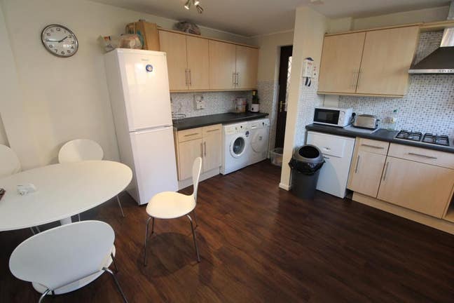 Ensuite double |  * Low deposit option I Friendly Main Photo