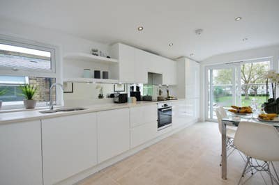 Double bedroom and your own office Main Photo