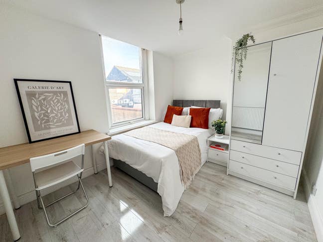 Professional Houseshare - All Bills & Cleaner Inc Main Photo