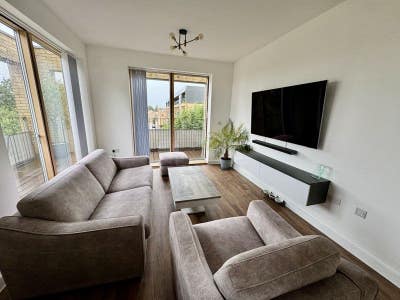 A Modern Flat Bills inc. Main Photo