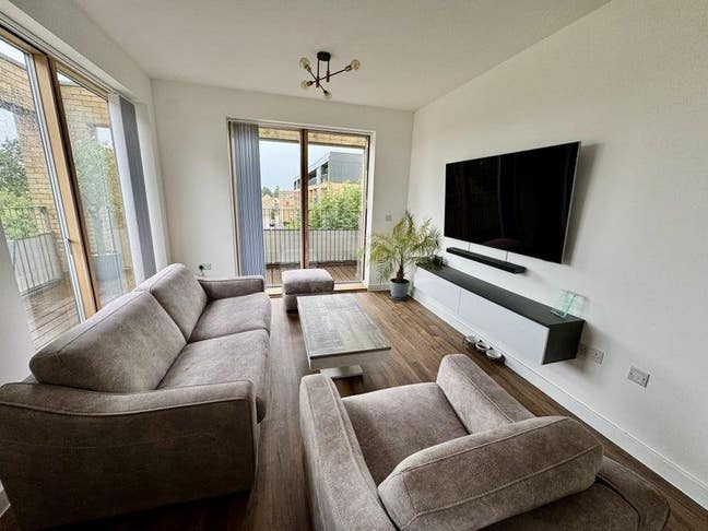 A Modern Flat Bills inc. Main Photo