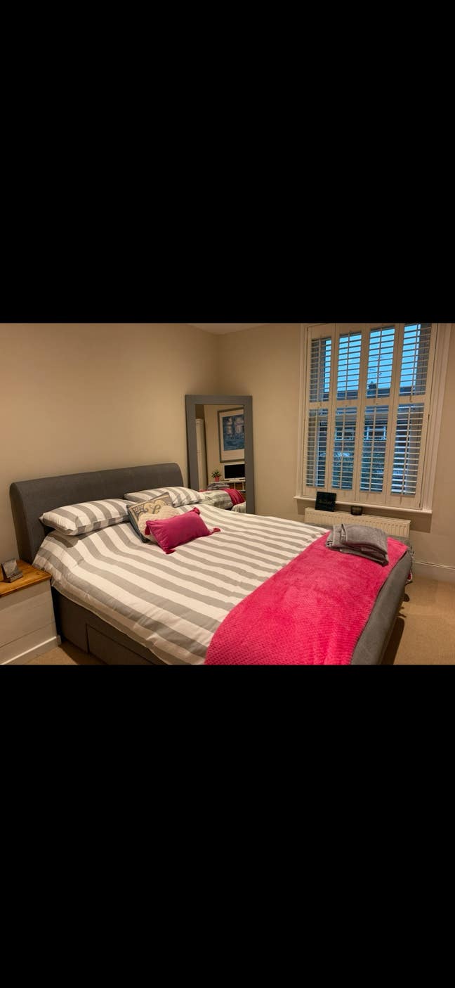 Lovely furnished double room for rent Main Photo