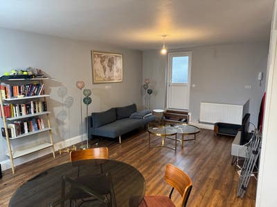Spacious Bedroom Right Behind Stoke Newington HS Main Photo