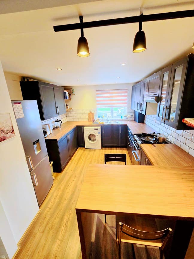 A spacious double room near Hainault station Main Photo