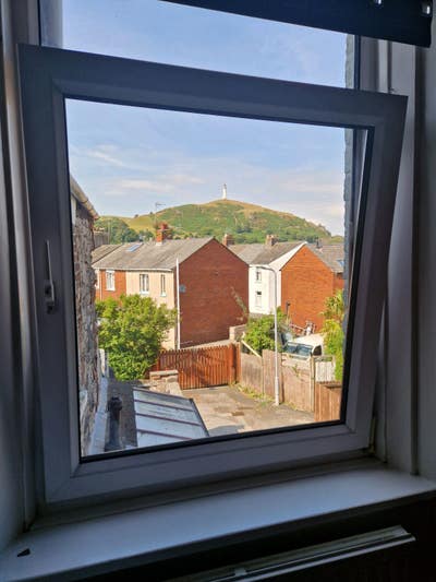 Newly Decorated -  En-suite Room  Main Photo