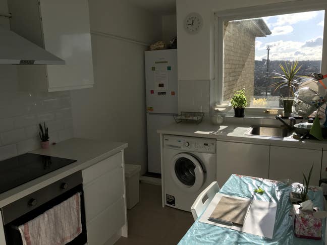 A lovely furnished flat with parking  Main Photo