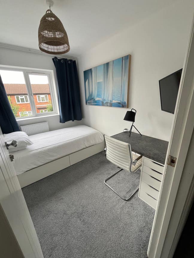 Single bedroom - clean and quiet  Main Photo
