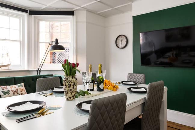 A cosy apartment to call Home Main Photo