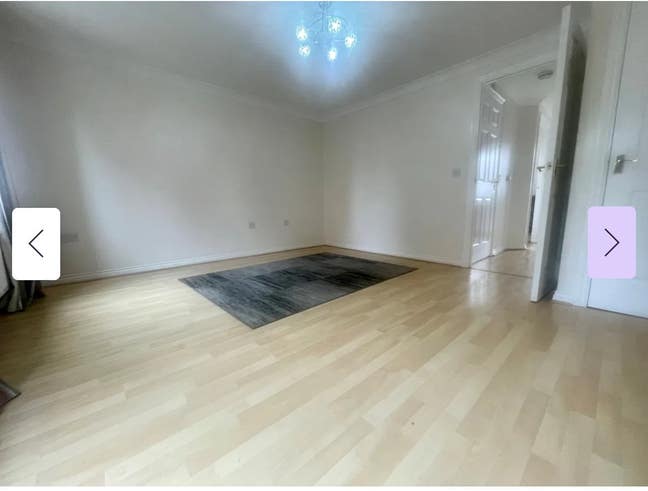 Double room in a 3bedroom house  Main Photo