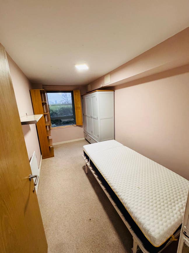 Small single room Main Photo