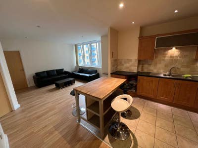 Lovely Cheap Room Canada Water  Main Photo