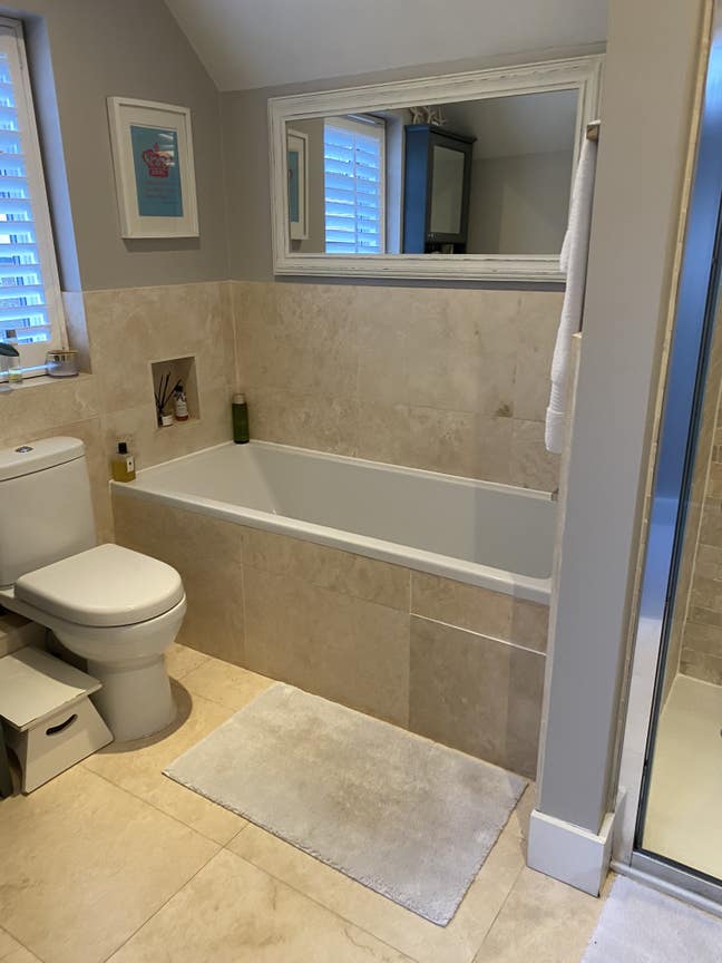 Room in Beaconsfield  Main Photo