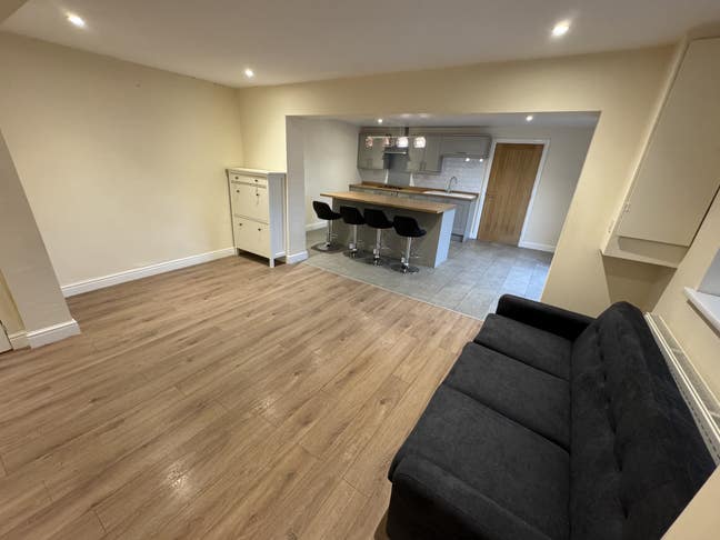 Spacious Rooms Available for Single Occupancy Main Photo