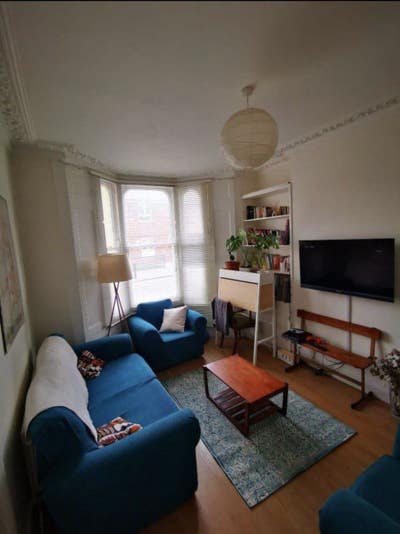 Lovely double bedroom near Mile End station! Main Photo